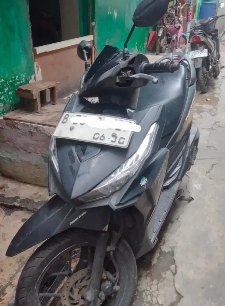 Di Jual Motor Honda Vario 150 esp tahun 2015