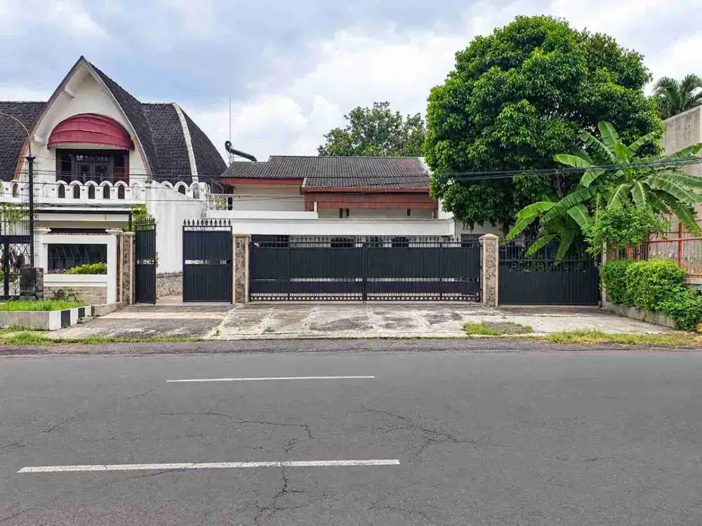 DISEWAKAN Rumah komersil Tengah kota, Imam Bonjol