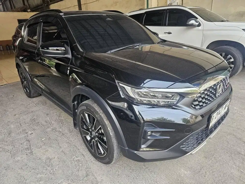 Honda WRV RS CVT Sensing 2023 Hitam