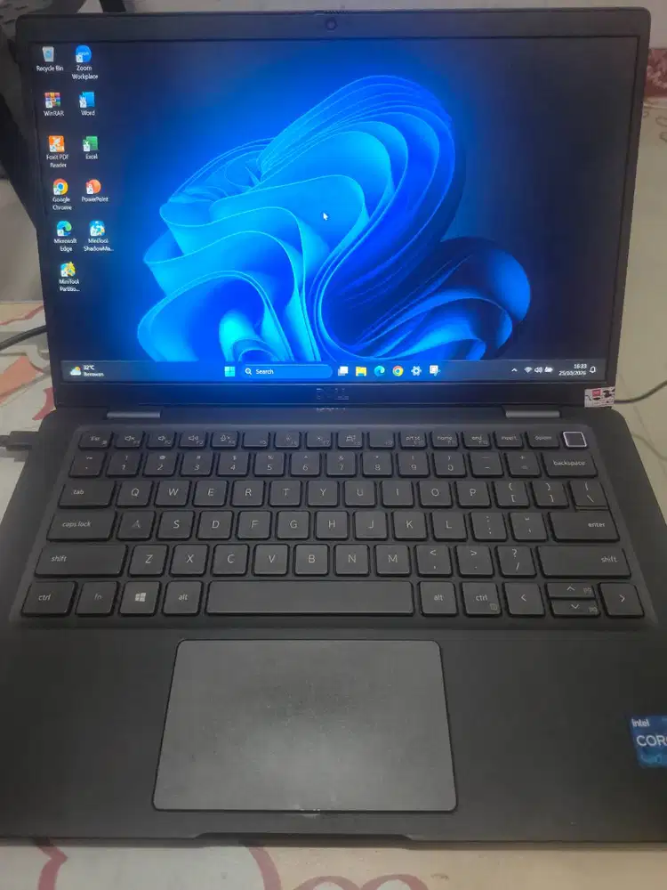 Laptop Dell latitude 7320 (bekas grade A)
