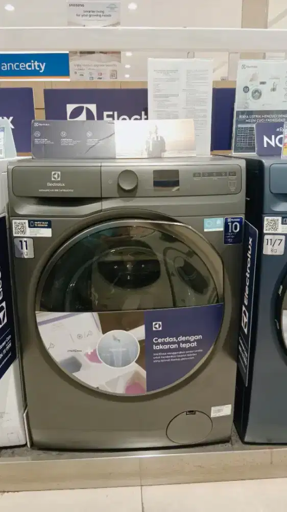 ELECTROLUX WM FRONT LOADING 11 KG BLACK