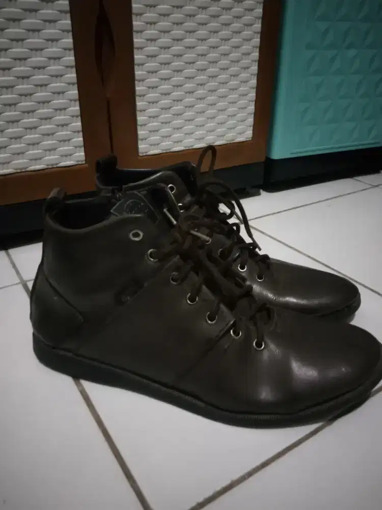 Sepatu Boots Coklat