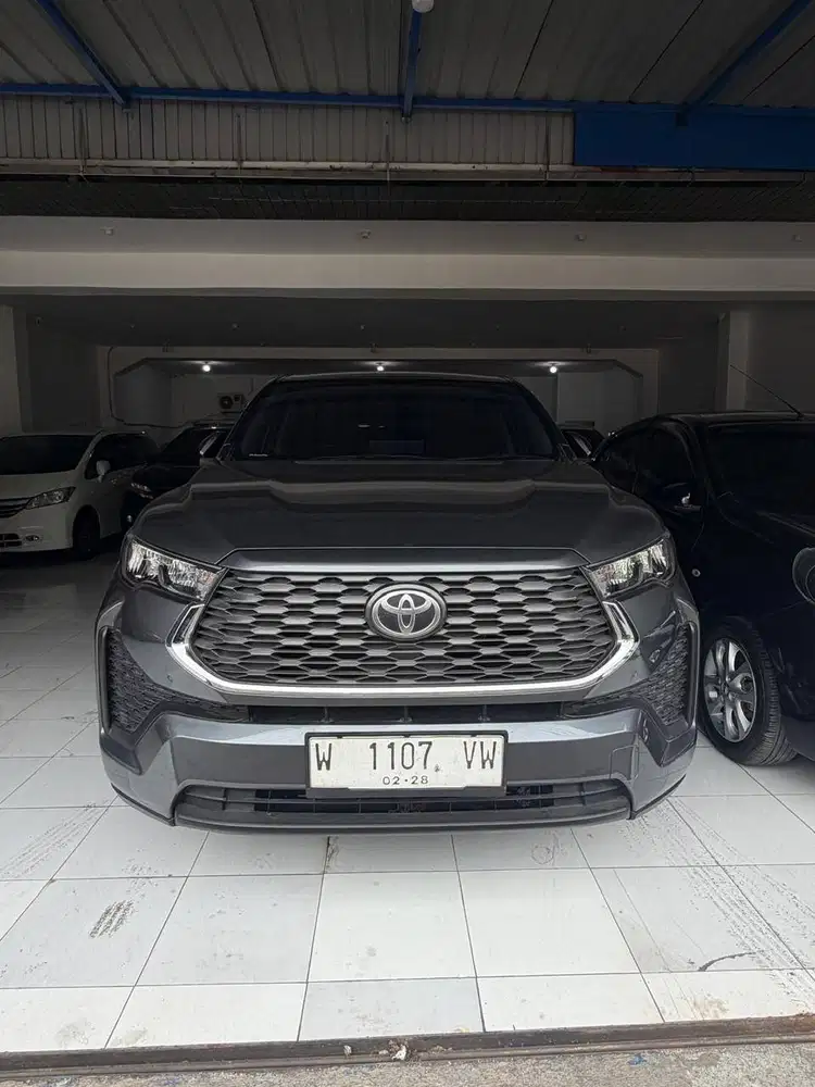 Toyota Zenix V cvt 2022. Istimewaa