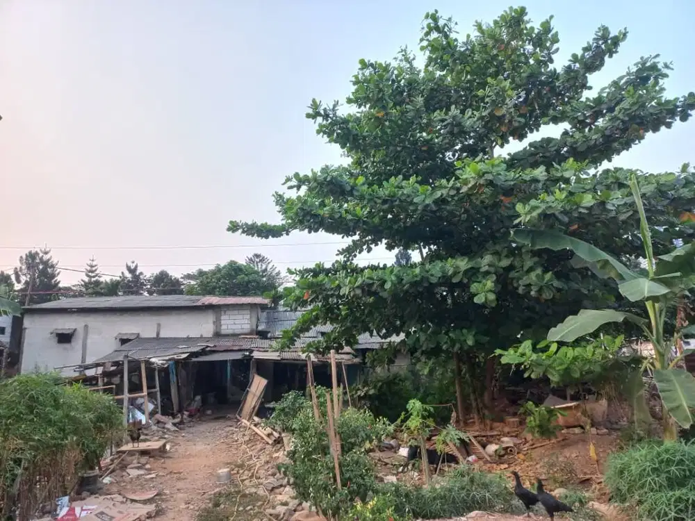 Jual Tanah + Bangunan Lokasi Sangat Strategis 0 Meter dari Stasiun