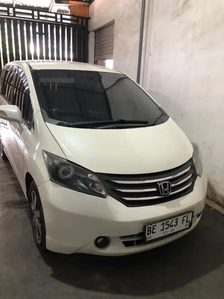 ​Honda Freed Putih Istimewa, Siap Pakai, Plat BE (Metro)