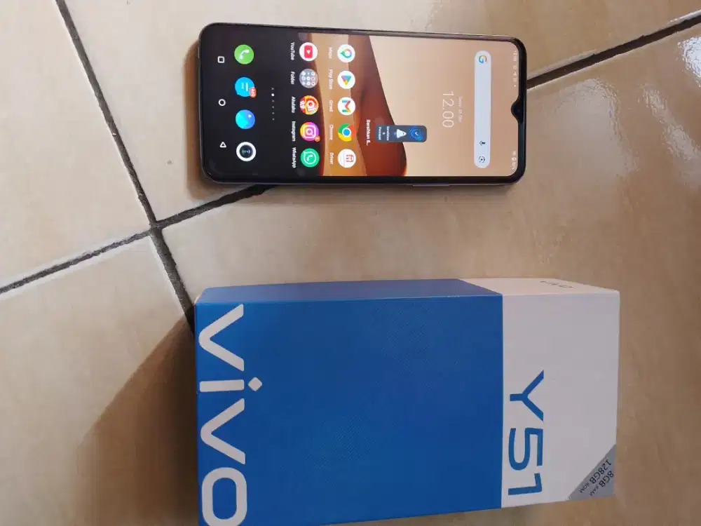Jual Hp second VivoY51 2020 kondisi normal semua RAM8/128GB nego tipis