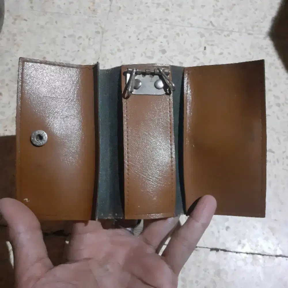 Dompet kunci motor klasik