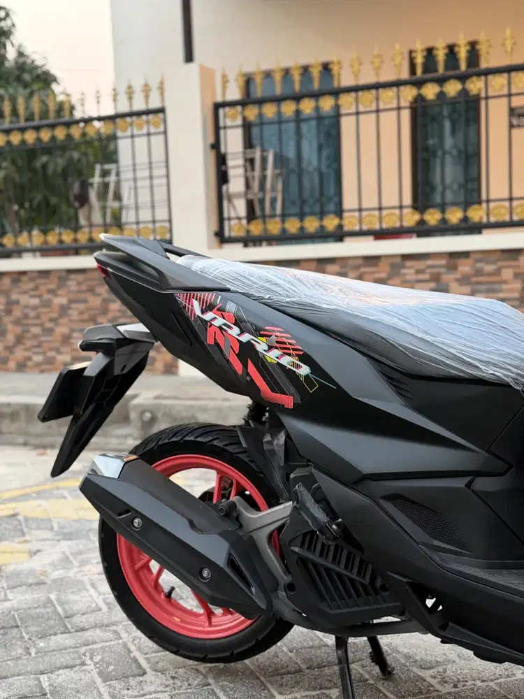 KM 27 KILO! HONDA VARIO 125 STREET RARE EDITION TH 2025 PAJAK 12-2026