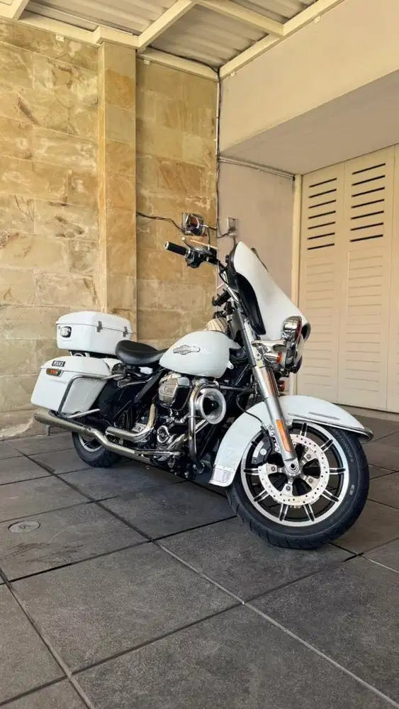 harley police 2018 M8