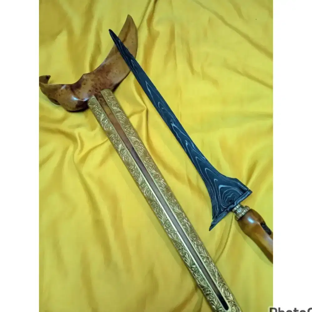 Keris Brojol Sepuh Junjung Drajat/Rojo Abolo Rojo Tangguh Majapahit