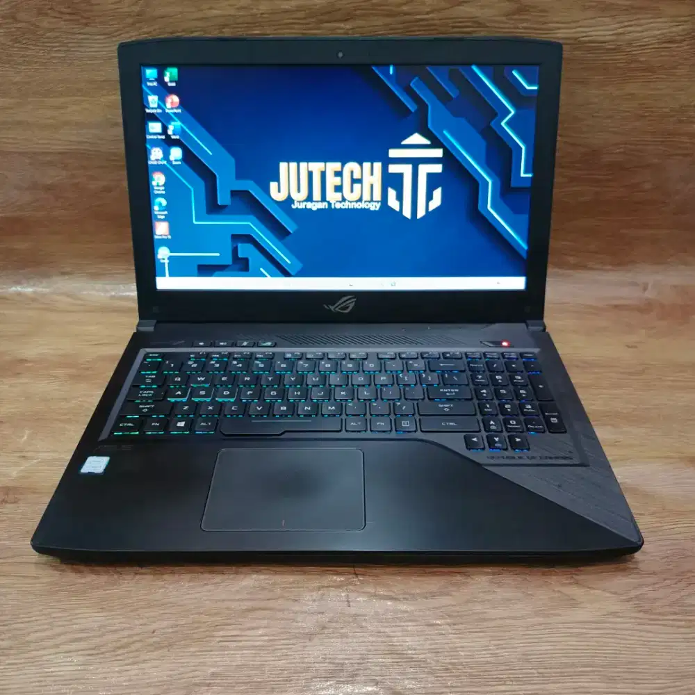 Laptop Gaming Asus Rog Strix  Intel Core i7 Gen 8 RAM 16 GB Dual VGA