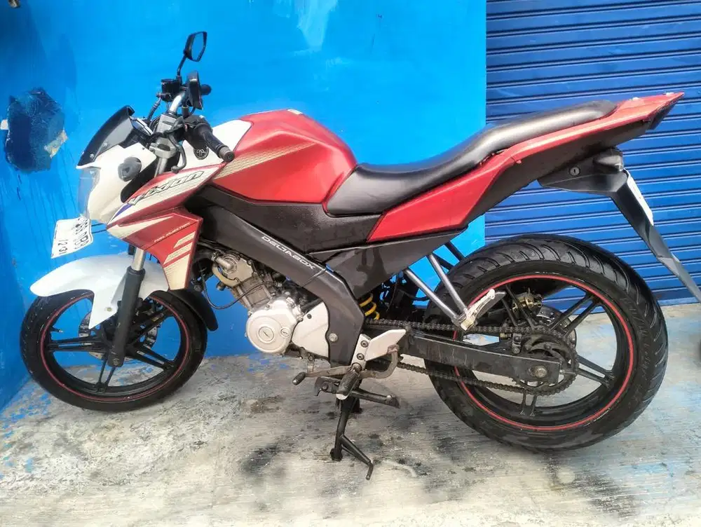 Yamaha vixion 2015 lengkap hidup