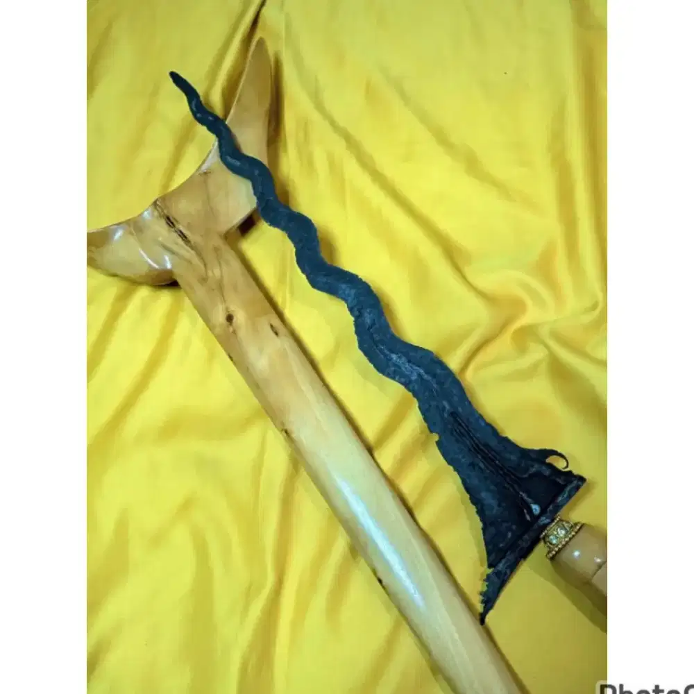Keris Sangkelat Sepuh Pamor Ceprit Tangguh Majapahit Warangka Cendana