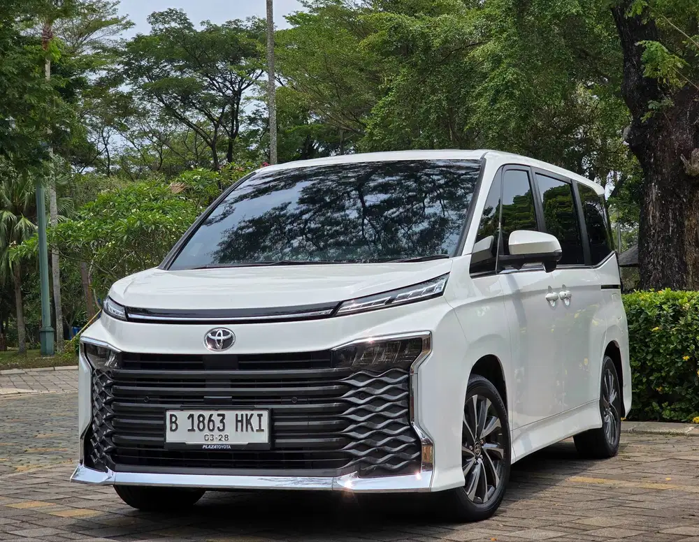 TDP 35.JT|KM.41.RB| VOXY 2.0 AT TSS 2023 PUTIH PERFECT RASA BARU !!