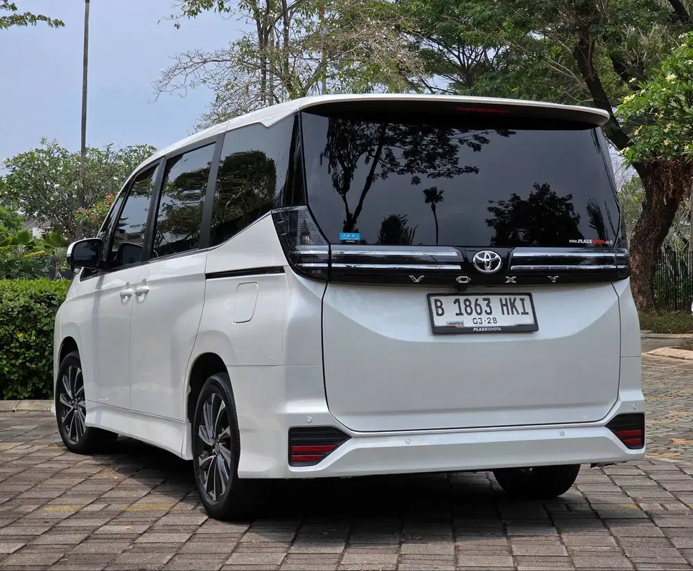 KM.41.RB|TDP 35.JT| VOXY 2.0 AT TSS 2023 PUTIH PERFECT !!