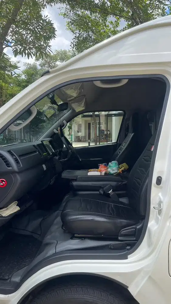 Sewa hiace jakarta