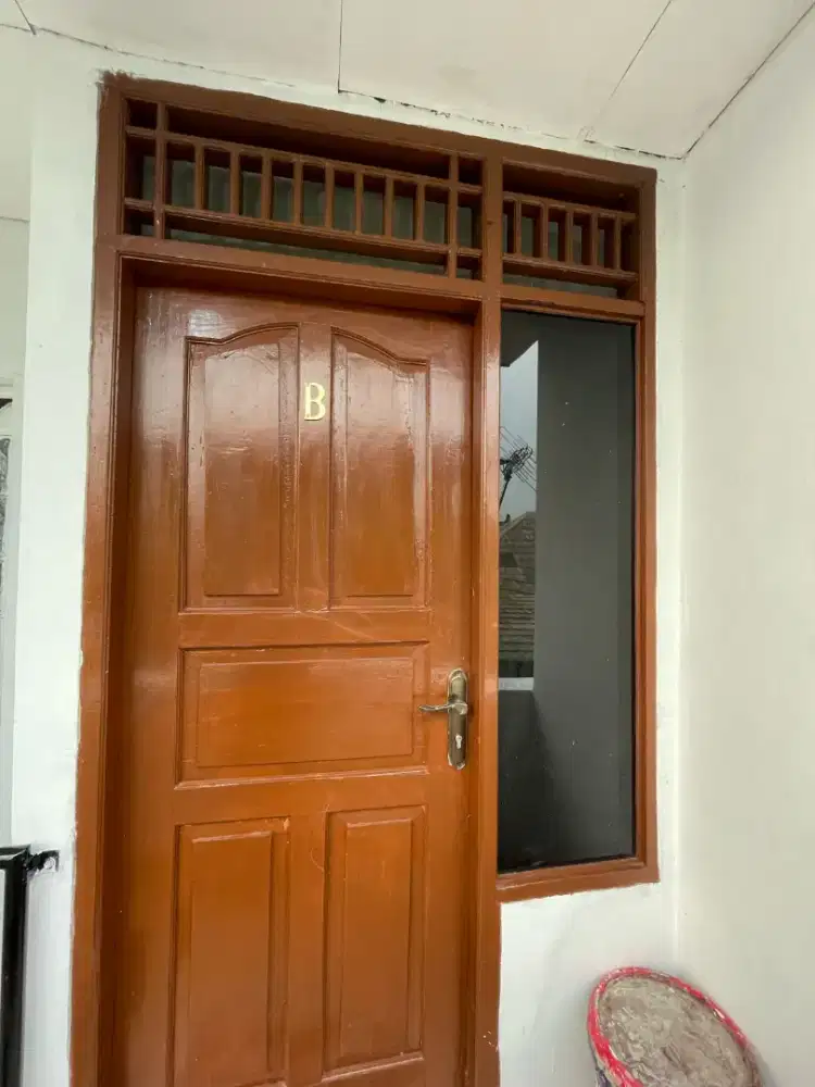 Di kontrakan rumah