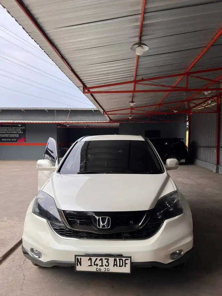 Honda CR-V 2.4 Matic Putih – Siap Pakai