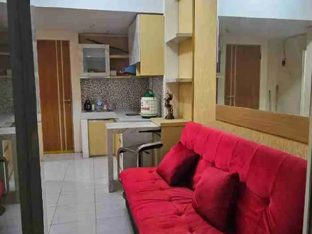 Disewakan Apartemen Puncak CBD Wiyung Lantai 12 dengan 2 BR ada 2 AC dan water heater view city