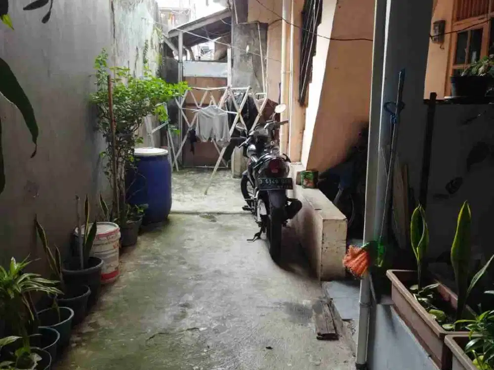 DIJUAL RUMAH MURAH 2 LANTAI + KONTRAKAN DI PONDOK BAMBU
