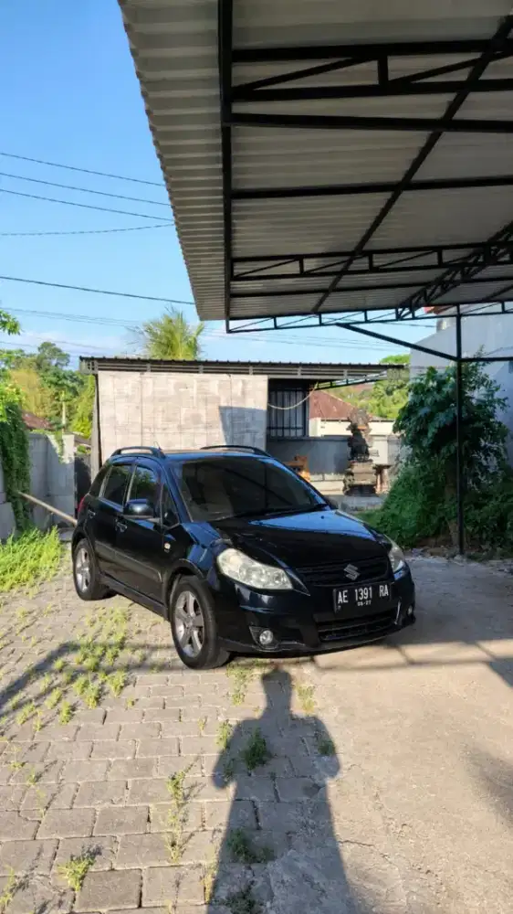 Suzuki SX4 X-Over 1.5 Manual 2008 Hitam Metalik -