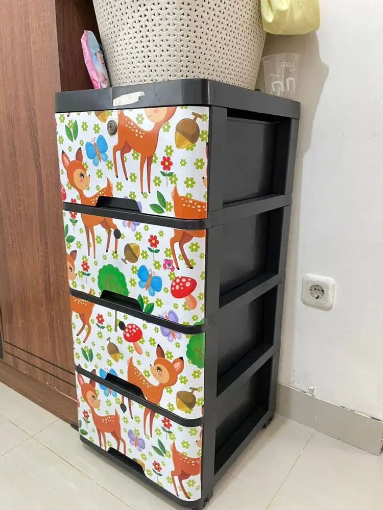 Lemari plastik anak gambar rusa