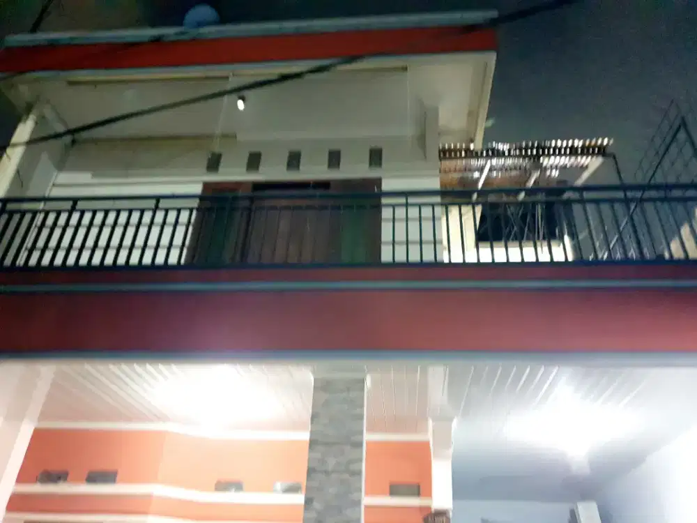 Di jual cepat rumah dua lantai dekat pusat kota