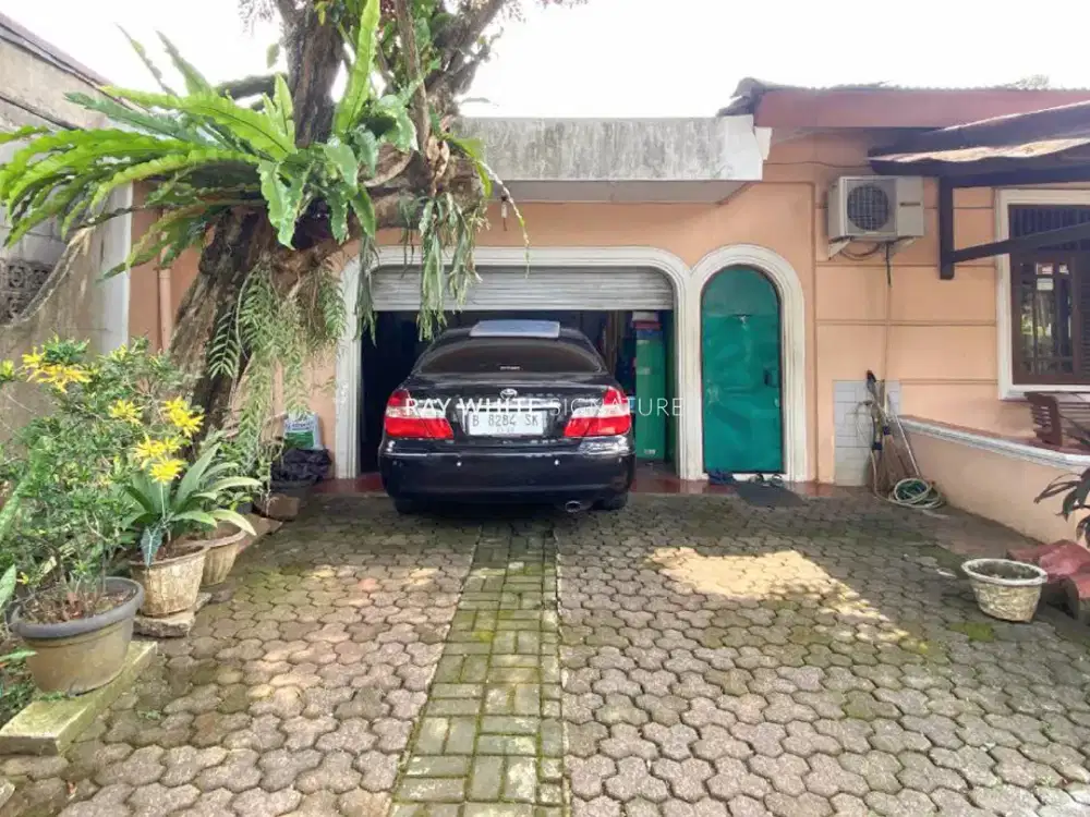 Rumah Lama Terawat di Komplek Arco Jl Jambu