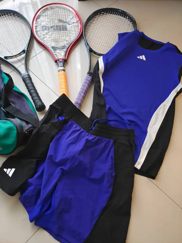 Kaos original Adidas Zwerev, masih sangat bagus, raket tenis, sepatu