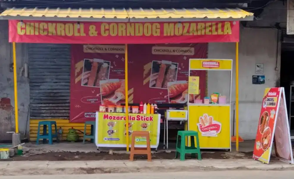 Karyawan Jaga Corndog