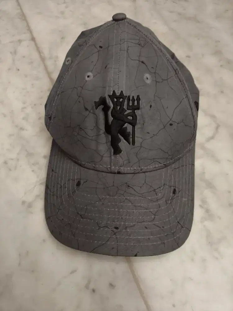 Topi Manchester united new era 9forty like new