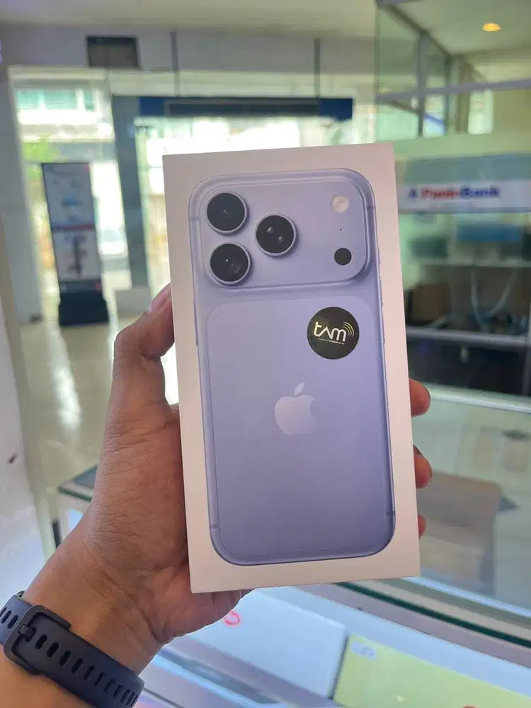 Apple iphone 18 512Gb Glacier, garansi reami 1th, bisa cash & kredit.