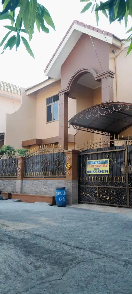 Disewakan Rumah 2 Lantai 5 KT Puri Gentan Asri – 27 Juta/Thn