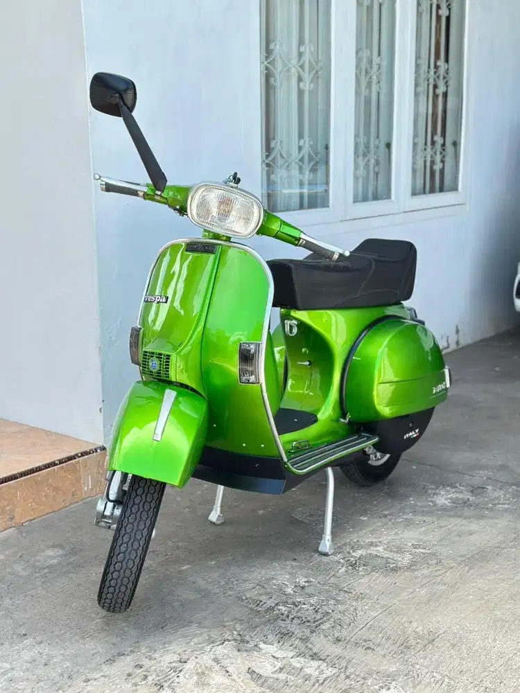 Vespa px lime green 1982