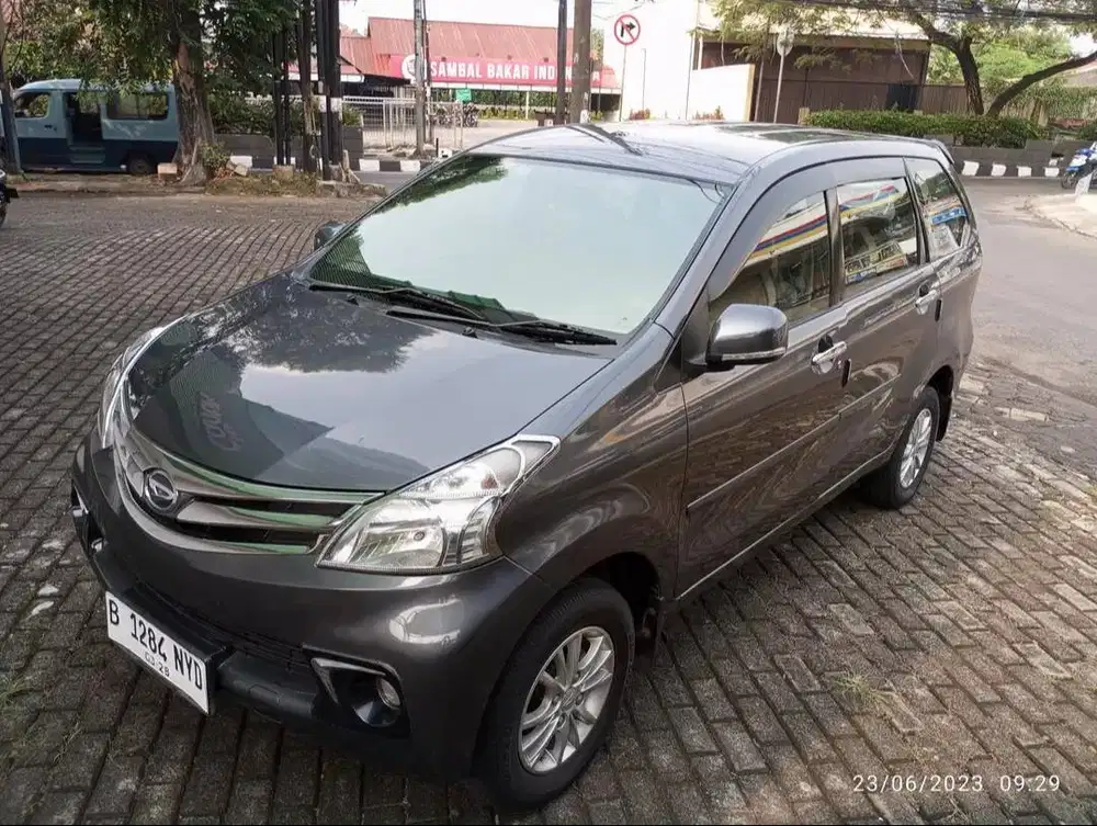 daihatsu xenia (2013)