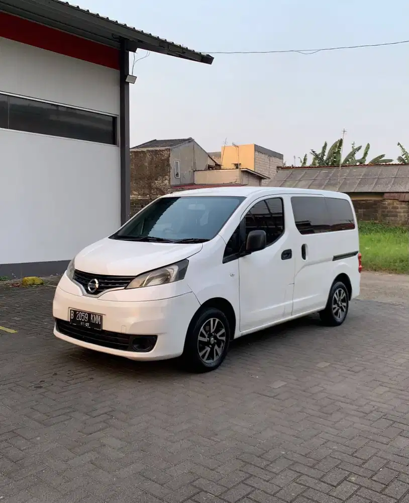 Nissan Evalia MT 2012, Mobil Keluarga Luas – Angsuran Mulai 1,9 Jutaan