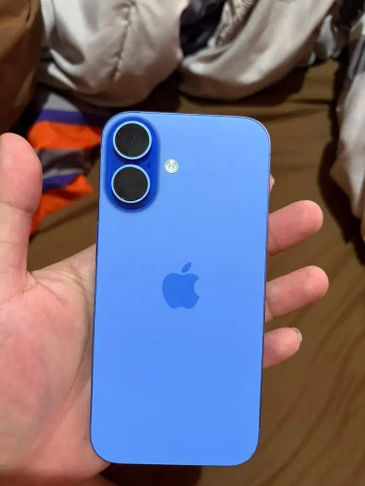 I phone 16 128GB blue waranty masih sampe 24 feb 2027 ibox