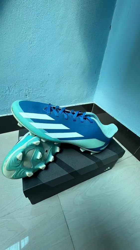 Dijual sepatu bola Adidas X Crazyfast.4 FxG original.