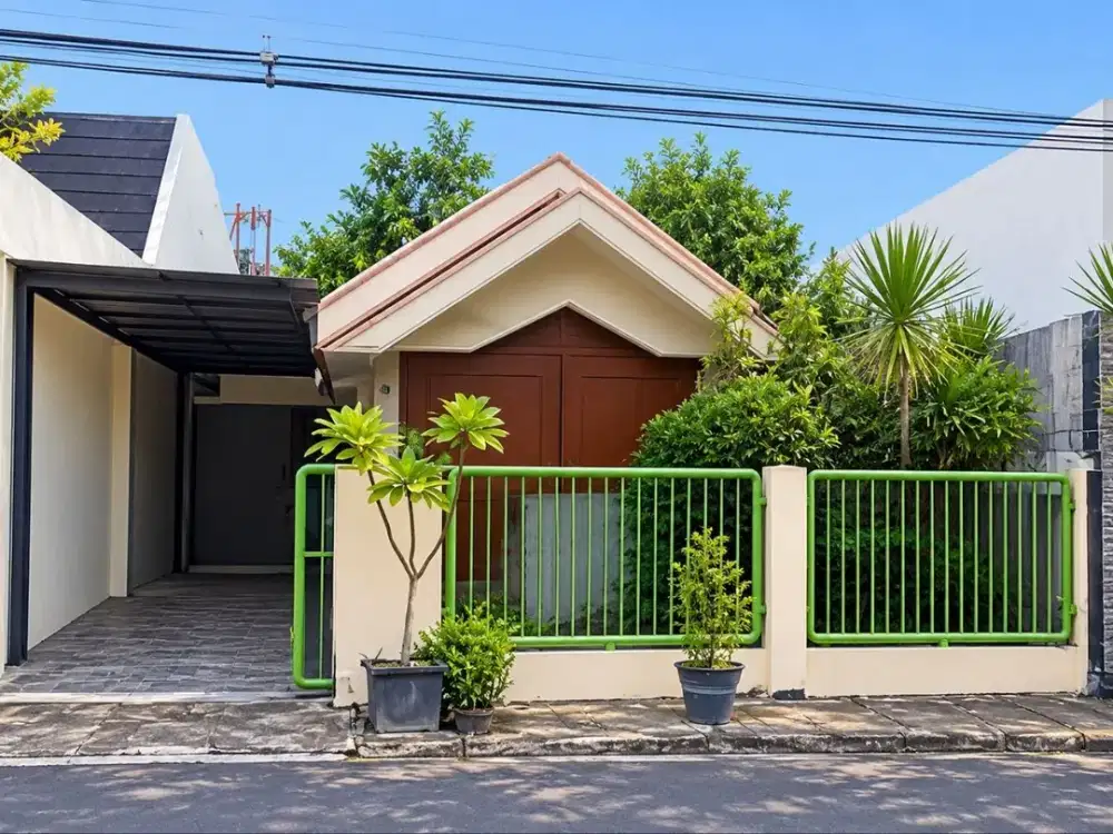 Rumah JL. Kedungsroko Surabaya  STRATEGIS Hadap Barat Listrik 1200 watt PDAM Gas PGN