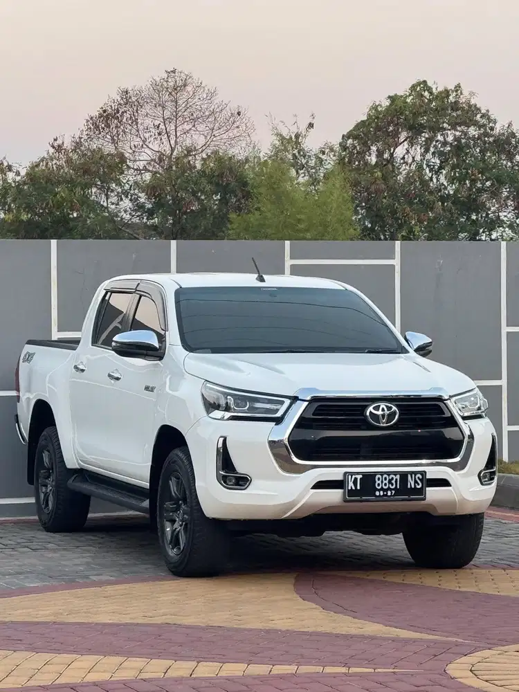 TOYOTA HILUX DC 2.4 V 4x4 MATIC 2022 PUTIH