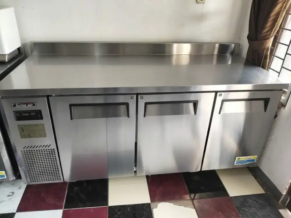 UNDERCOUNTER STAINLESS TURBO AIR