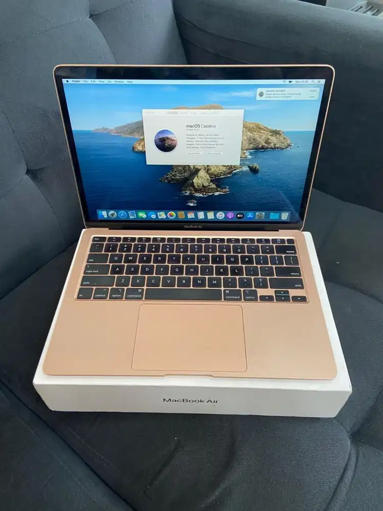 Macbook air 13 inch 2020 9/256GB