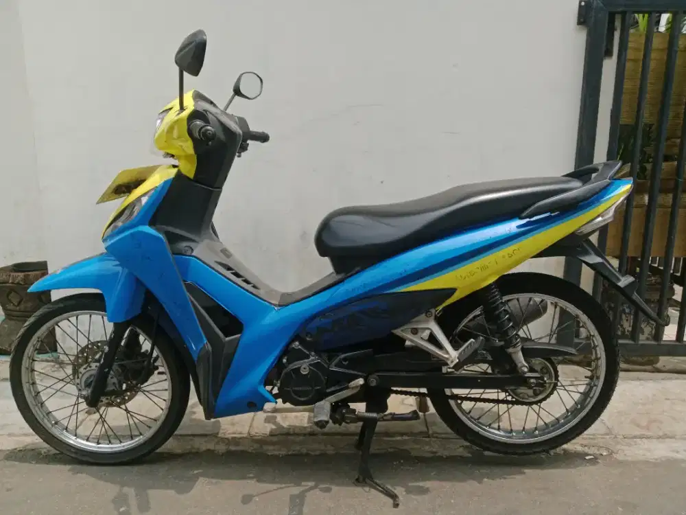 Honda revo fit tahun 2015 mesin standar