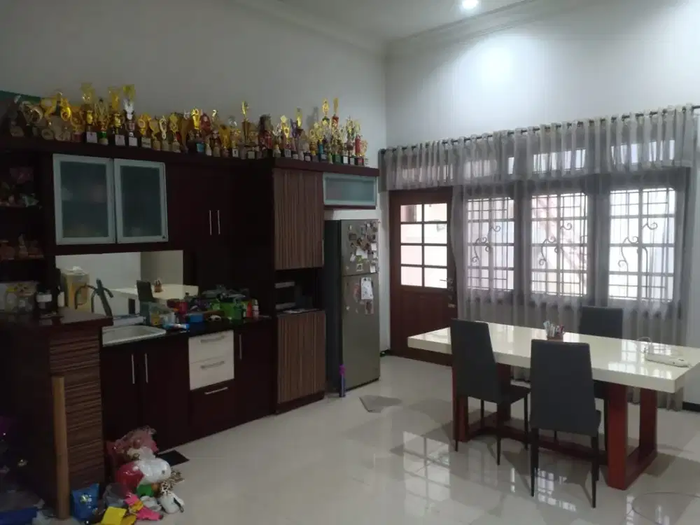 JUAL CEPAT! RUmah siap huni manyar kartika timur