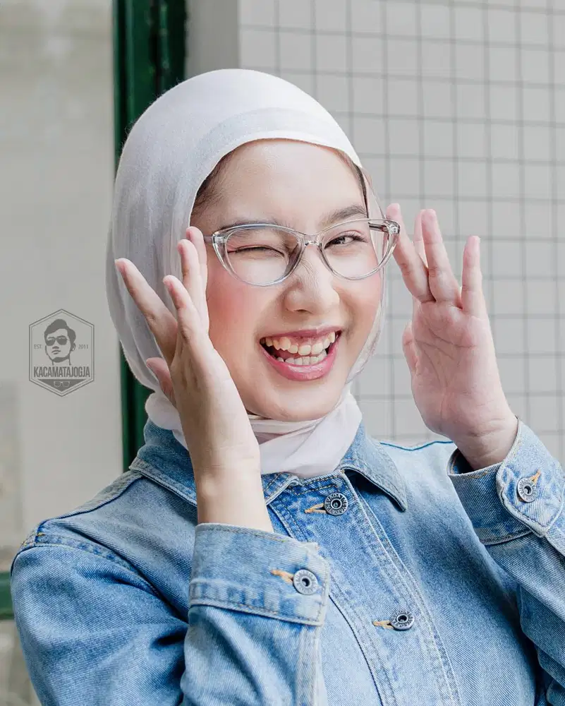 Kacamata Jogja - Kacamata Cat Eye Minimalis - Darpa 03