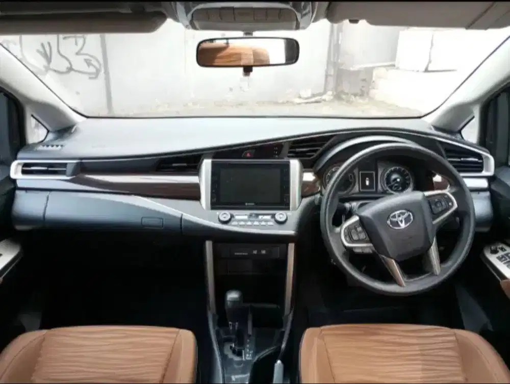 Reborn Innova V Luxury (2019)