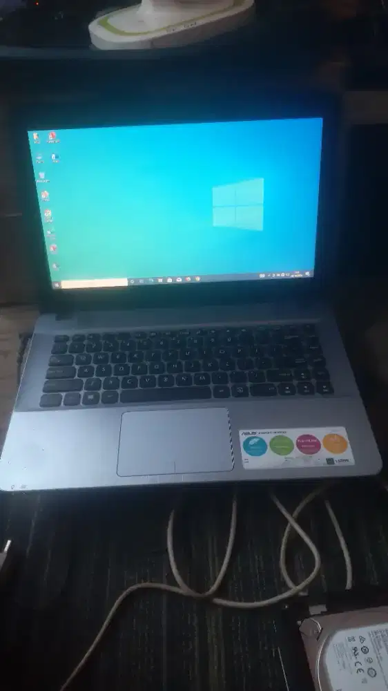 ASUS X441BA-AMD-A9-9425 RADEON-R5