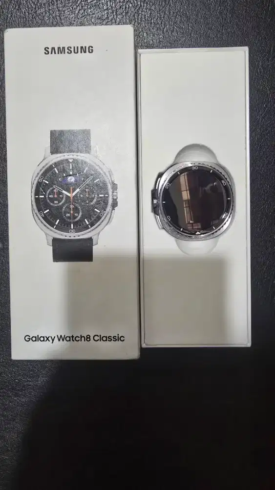 Samsung Galaxy Watch 8 Classic Hitam
