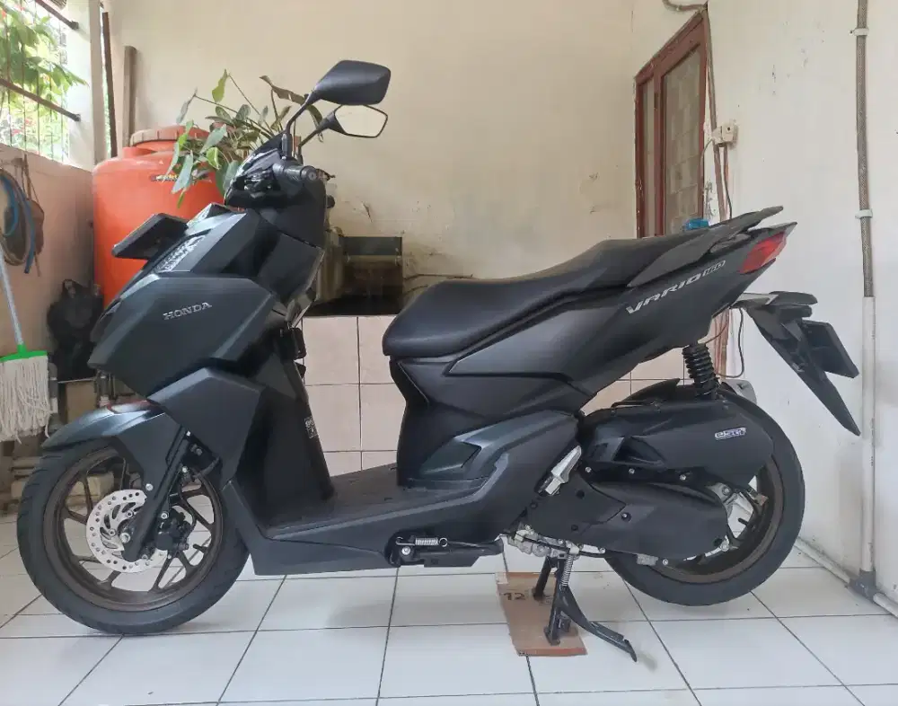 Honda vario 160 CBS tahun 2025 km 4000 B Bekasi Kota