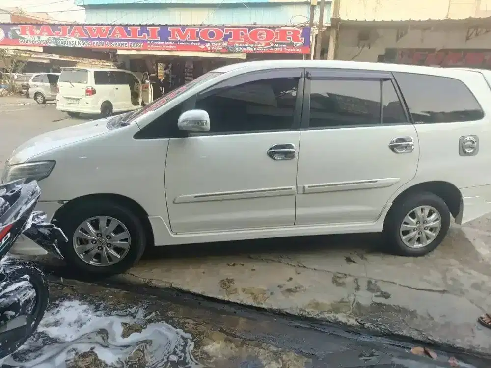 Innova g Luxury 2.0 at matic 2013